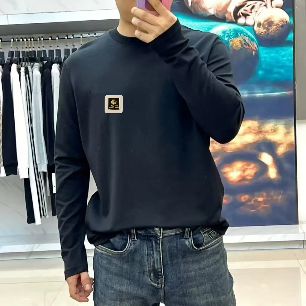, LP 2041 Autumn and Winter Counter New Arrival Fashionable casual bottoming shirt, long-sleeved T-shirt, made of selected imported high-density double yarn 100% cotton fabric, made with exquisite original logo, excellent in comfort and breathability, soft, anti-wrinkle, elastic and excellent drape. It is handsome whether worn alone or layered with it. It is in line with men’s practical dressing habits, pursuing luxury, nobility and elegance, creating extraordinary men’s taste. The visual effect is very good, the grade is very high, simple and fashionable, a must-have choice for leisure and business! (Complete three standards) Sizes: M-3XL